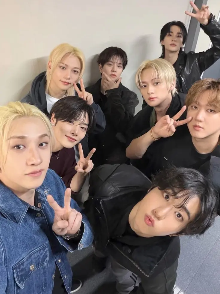 DuskyDawn의 Skz Playboy 🐰💖