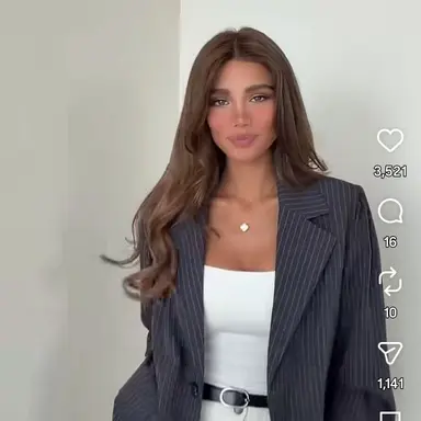 Profile image of Nina