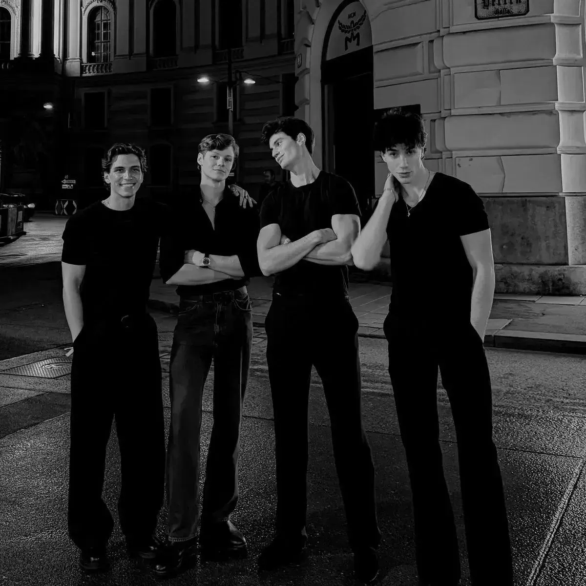 CrazyBraid6917의 Dark Romance