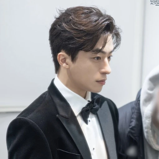 구교환