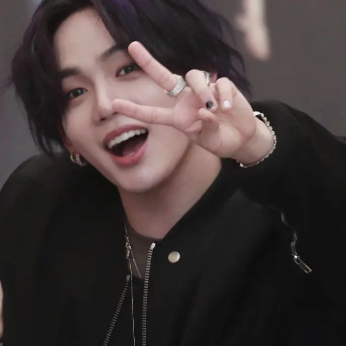 unauna._.WOOZI의 大人しくしよーね？♡