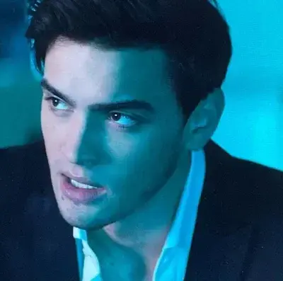 JaggedMovie3827의 Mafia husband