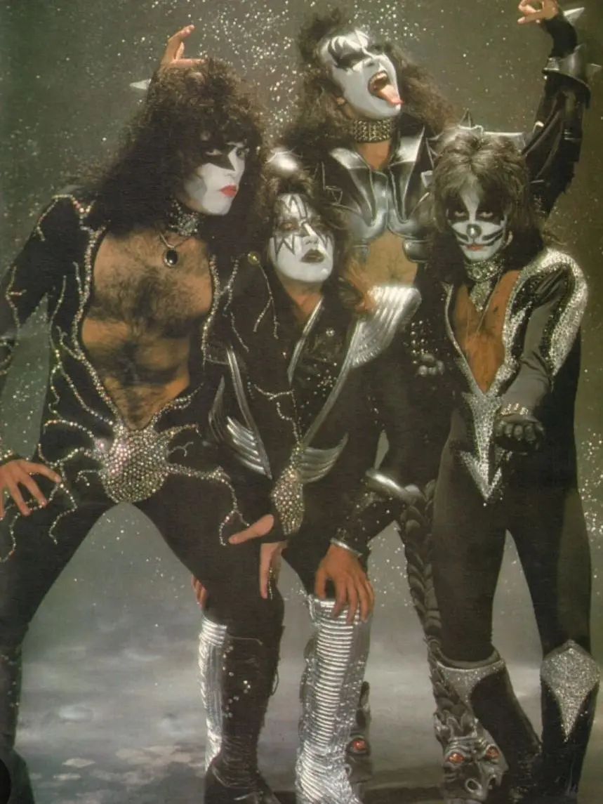 RedRobin의 Kiss the band