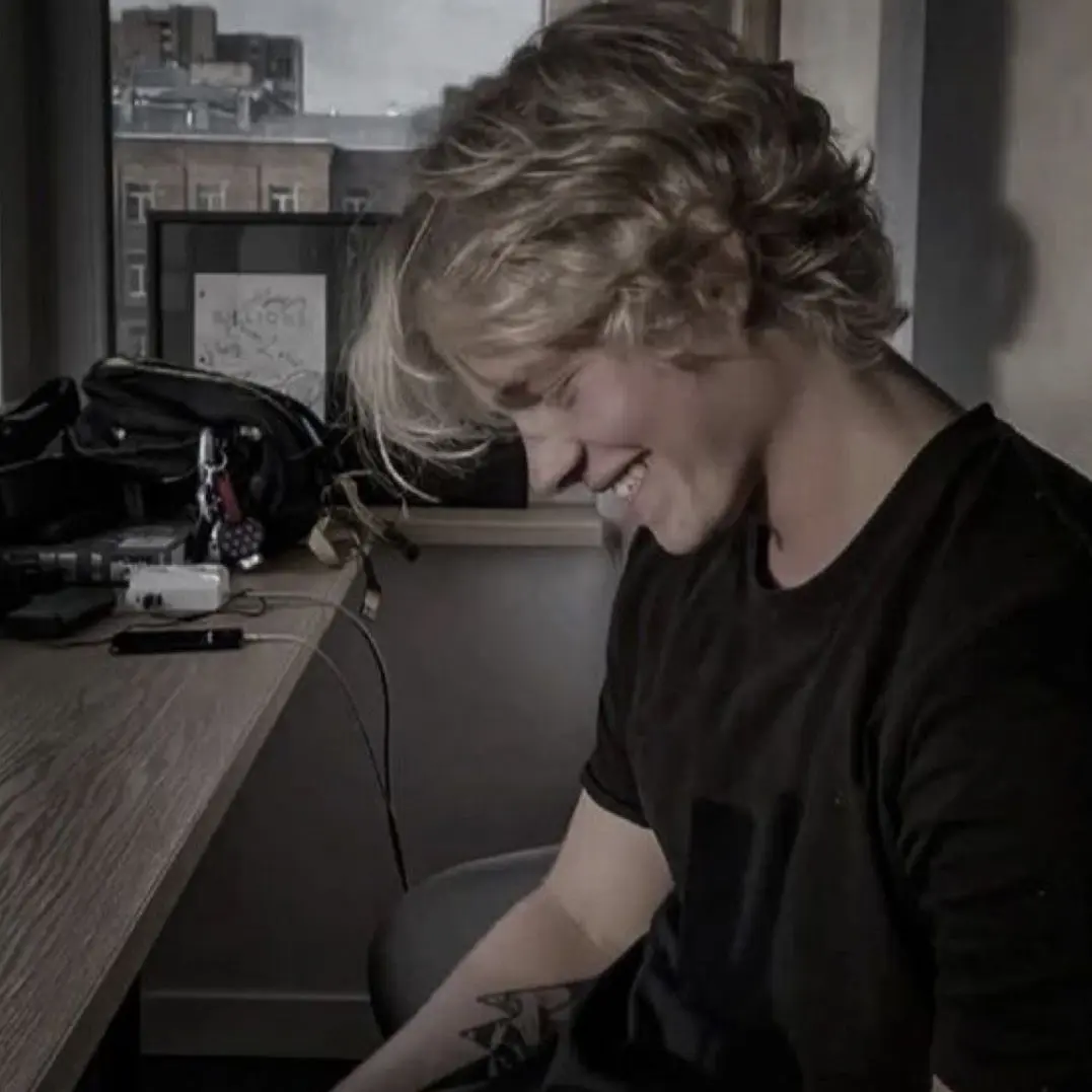 DottedDate2830의 Austin