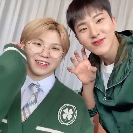 Meme2000의 이지훈이랑 사귈래 권순영이랑 사귈래