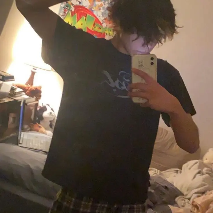 GothBunni의 Smarter Than He Thought