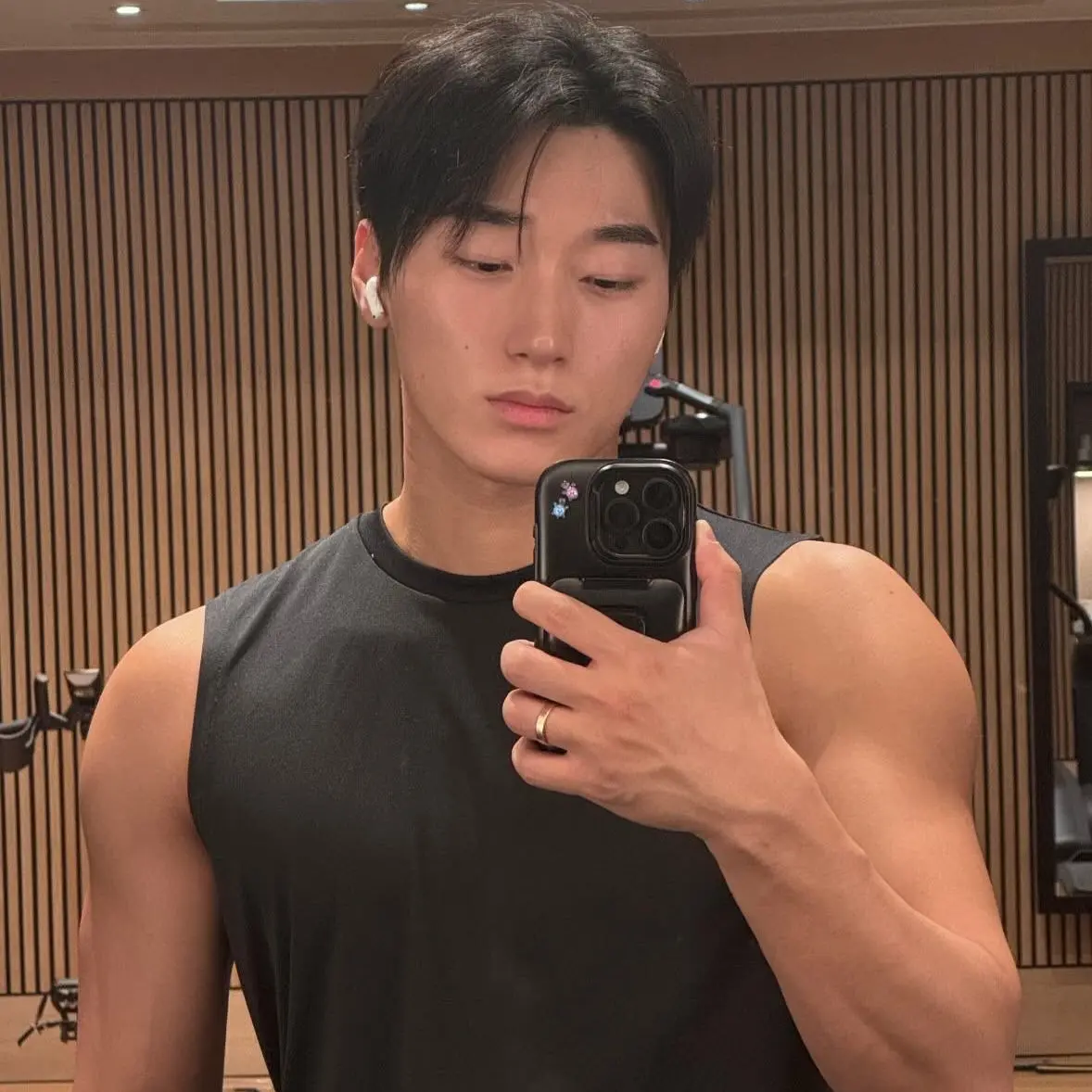 julieestyles의 Choi San