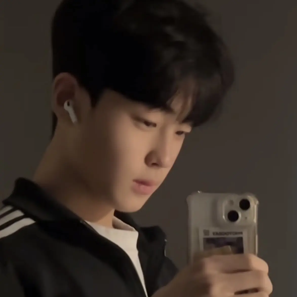 LoudDoor7264의 허태건