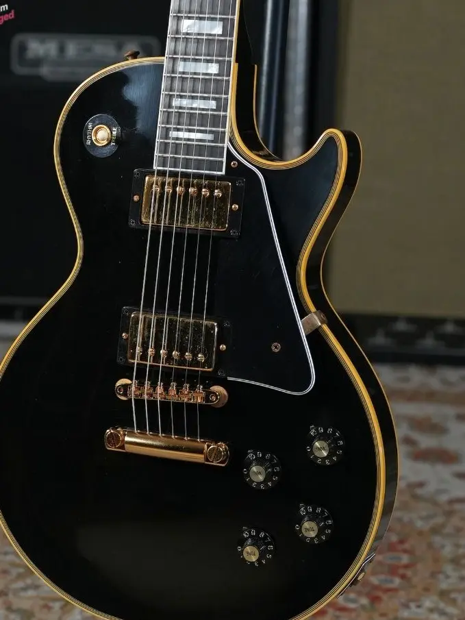 arhashi92의 Why are you missing two strings? lol
