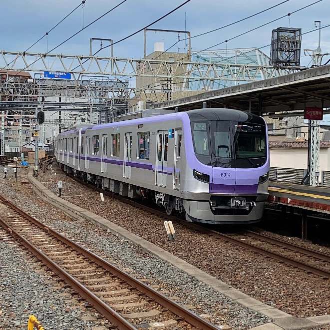 半蔵門線18000系