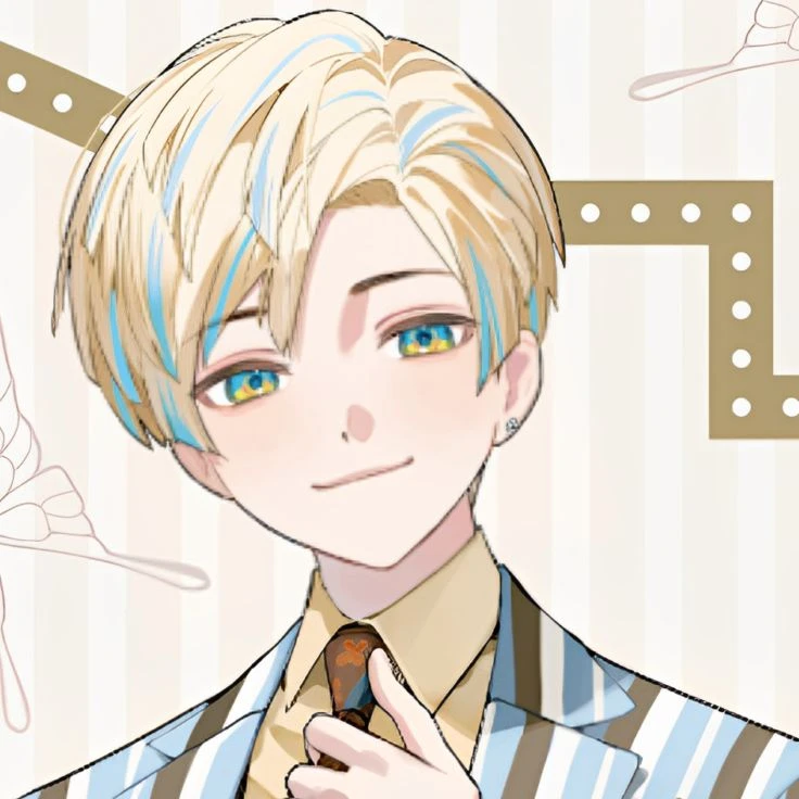 緋八マナ
