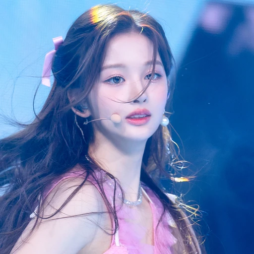 설윤