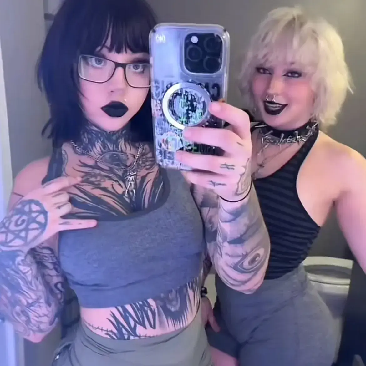 RaggedState6631의 Clara and Rowan trouple