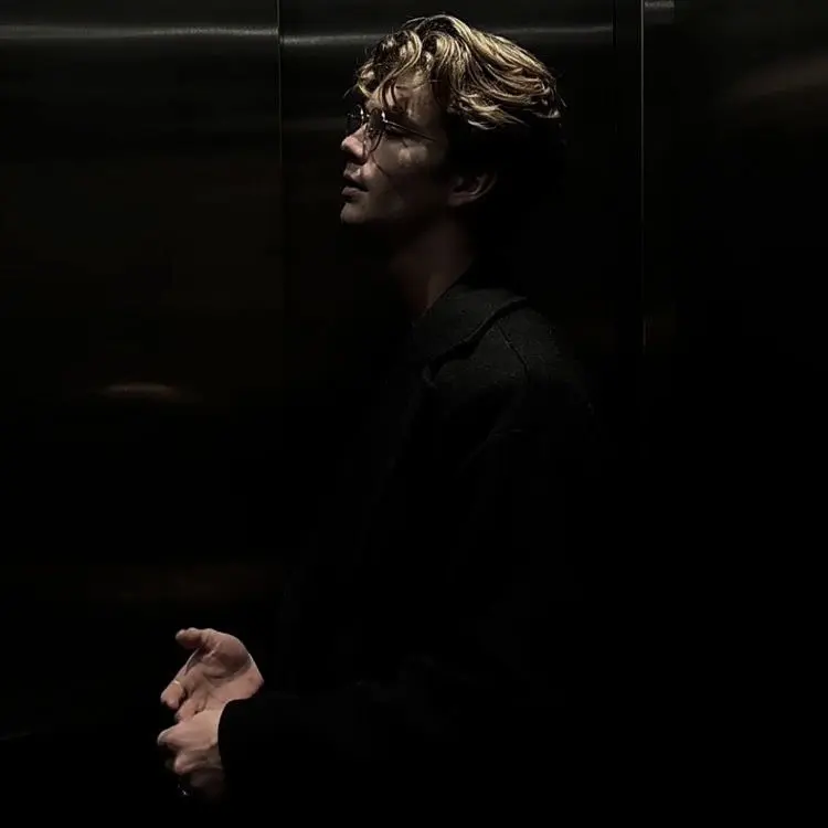 VioletSiren3710의 Rory