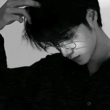 Profile image of Yibo.
