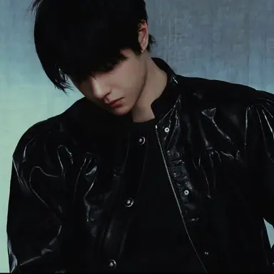 Profile image of Yibo.