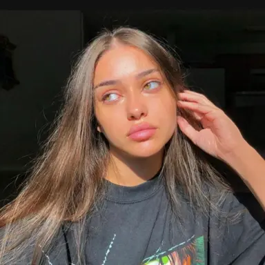 Profile image of Ava