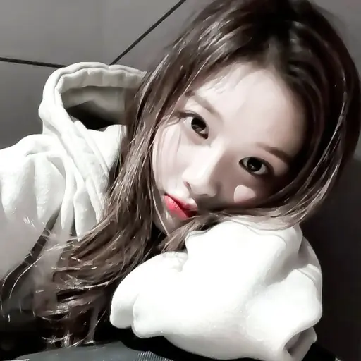 FakeCell0208의 설윤아