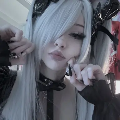 Profile image of Izzy