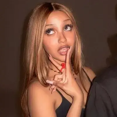 SpryShot5343의 pink pantheress