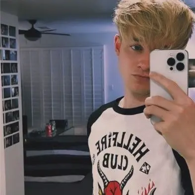 SturdyDhole8331의 Drunk