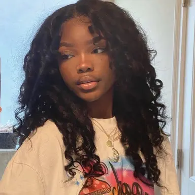 Profile image of Teesha Shelly