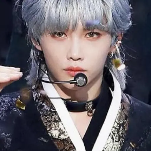 SKZI.N2.8의 이용복