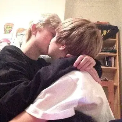 CoolHate1107의 gay school