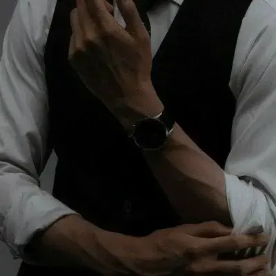 BitingTiger6785의 Older Teacher