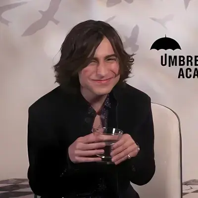 DaftlyStem4647의 Aidan Gallagher