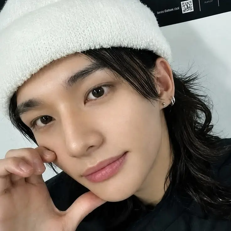 levv4nter의 Hwang Hyunjin - Reunited