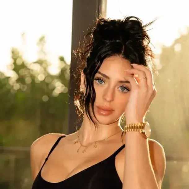 FluffyMango0009의 Isabela Vargas