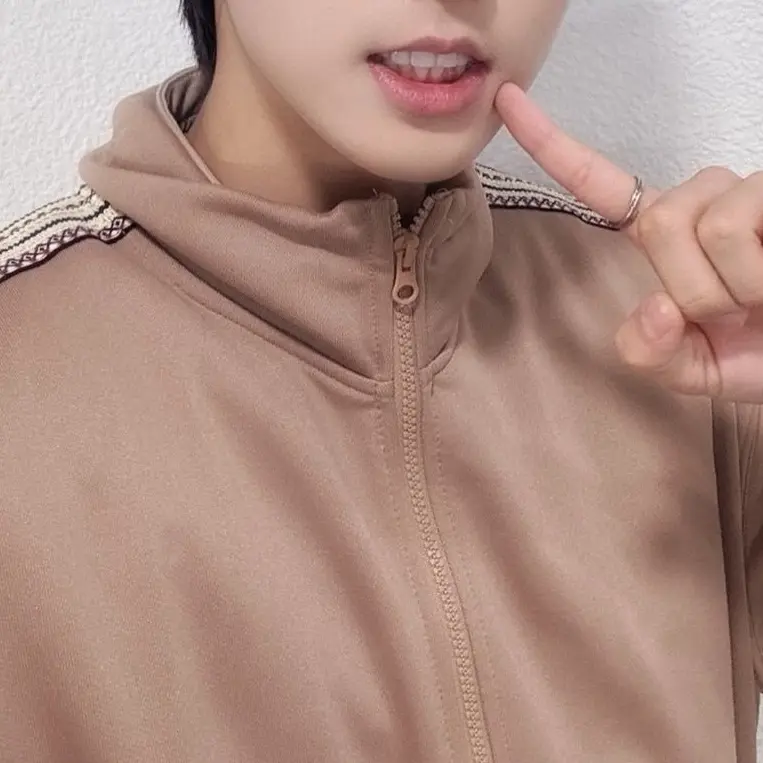 Sssssstay의 한지성