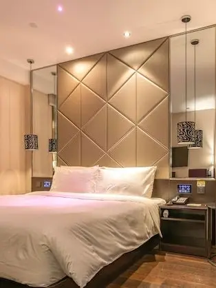 Hiro_fandom_lover의 메인툰들과 호텔가기