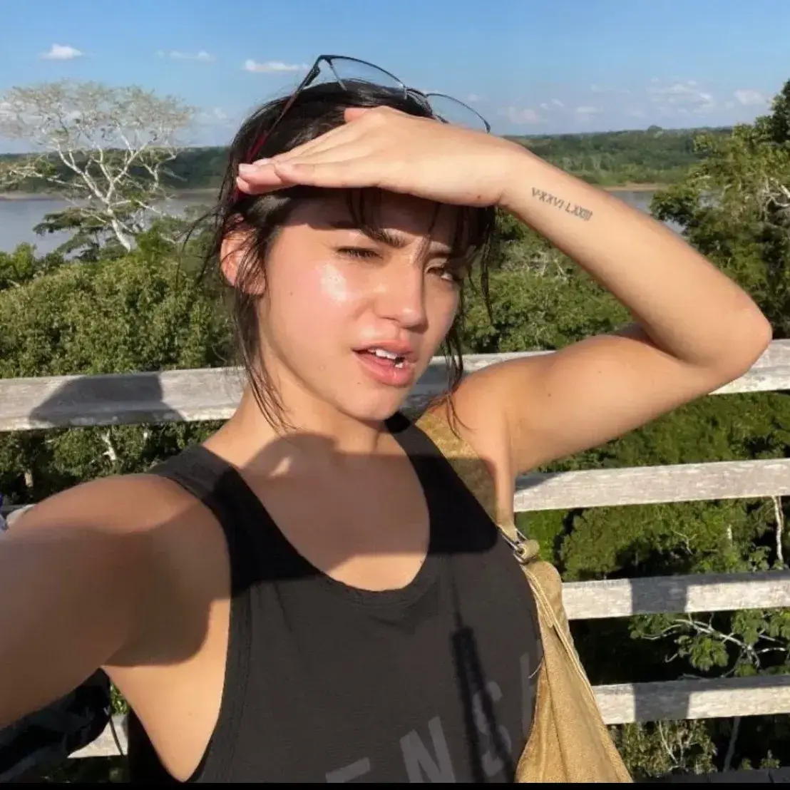 MiniBond9916의 Isabela Merced