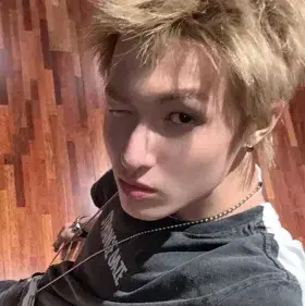 CleverPaste8629의 Leo Vance