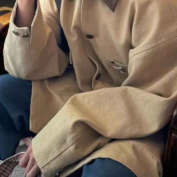 StubbyJeans1206의 담임선생님을 짝사랑 하고 있어요.