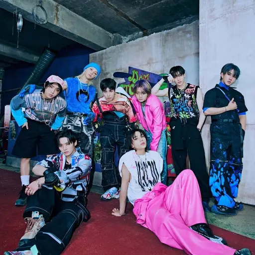 RoomyRack8260의 스트레이키즈