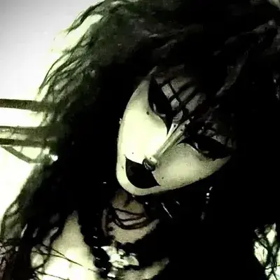 JovialRazor4698의 Trad Goth Girl