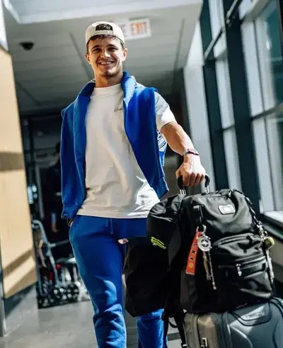 RealAge4624의 Leo Vance