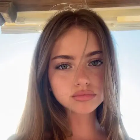 prettyryleigh의 twin sister