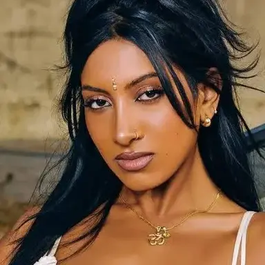 Profile image of Lara