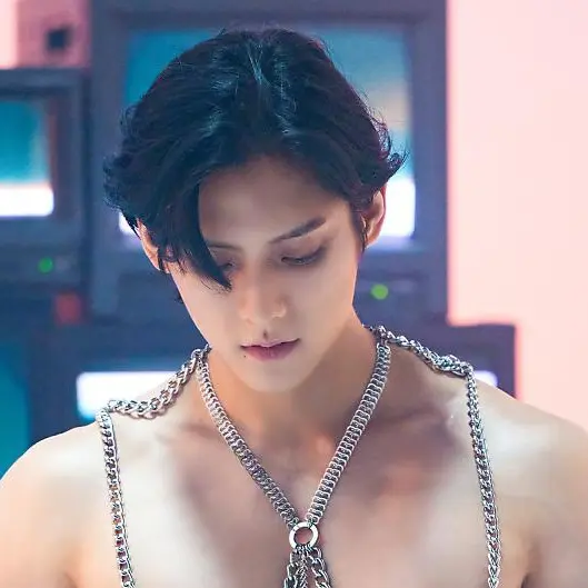 Hutalovely1129의 李旼赫