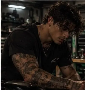 Profile image of Theo Reyes