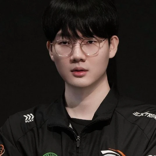박도현