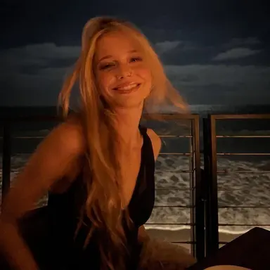 Profile image of Izzy