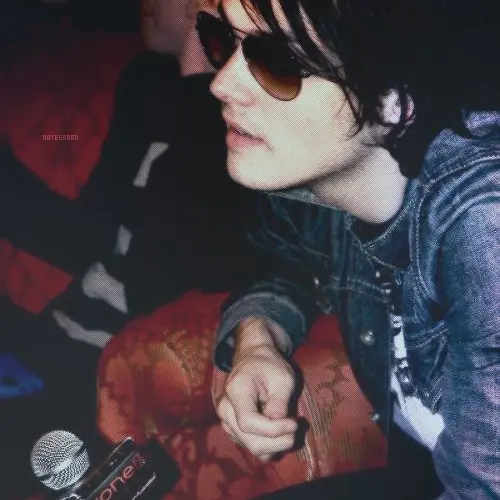 OpenStool8385의 Gerard Way