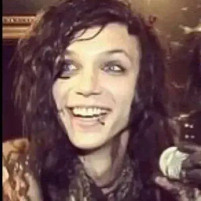 DecentFace0429의 Andy Sixx