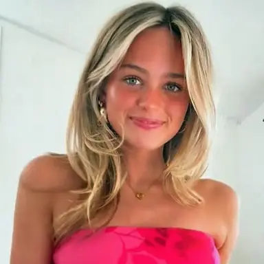 Profile image of Chloe Miller