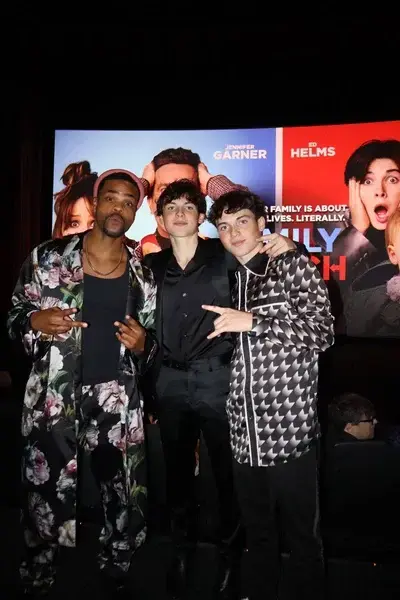 PoshStool4121의 Brady nd Connor Noon